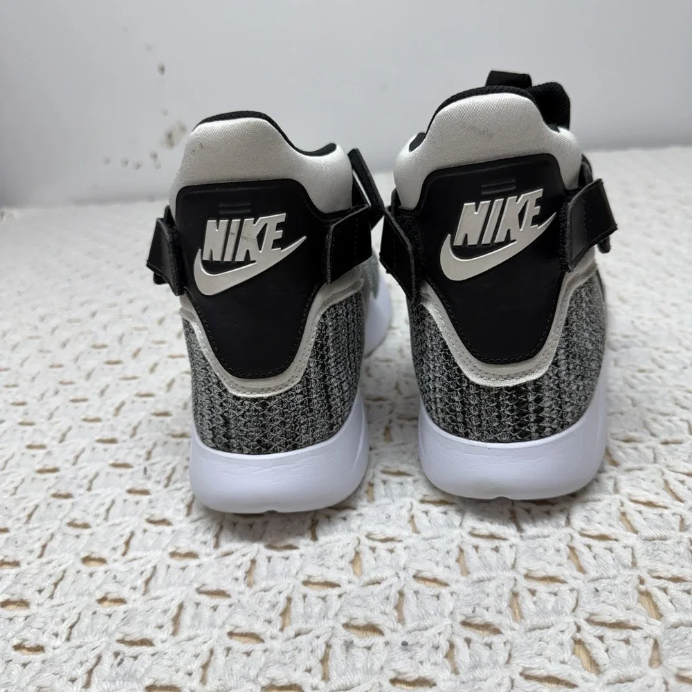 Nike Incursion Sneakers Men Sz 12 Black White Gray Mid Top Basketball 916764-003